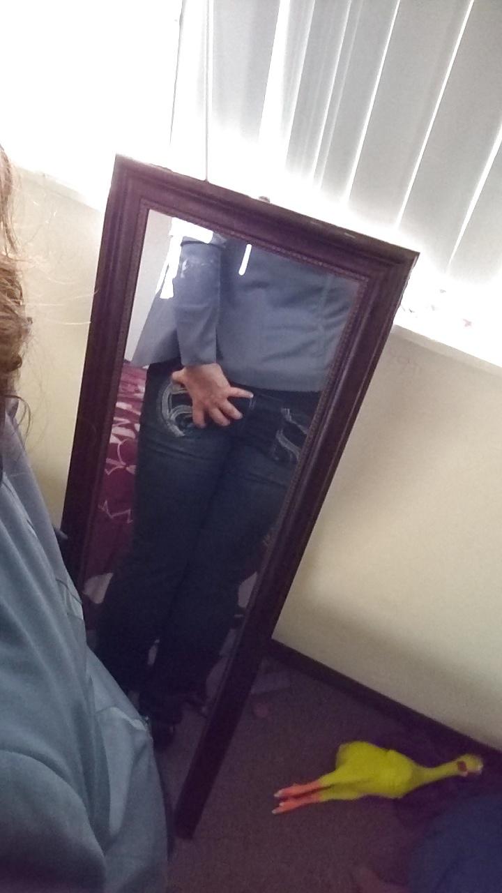 25P Hot, single mom, likes to fuck herself