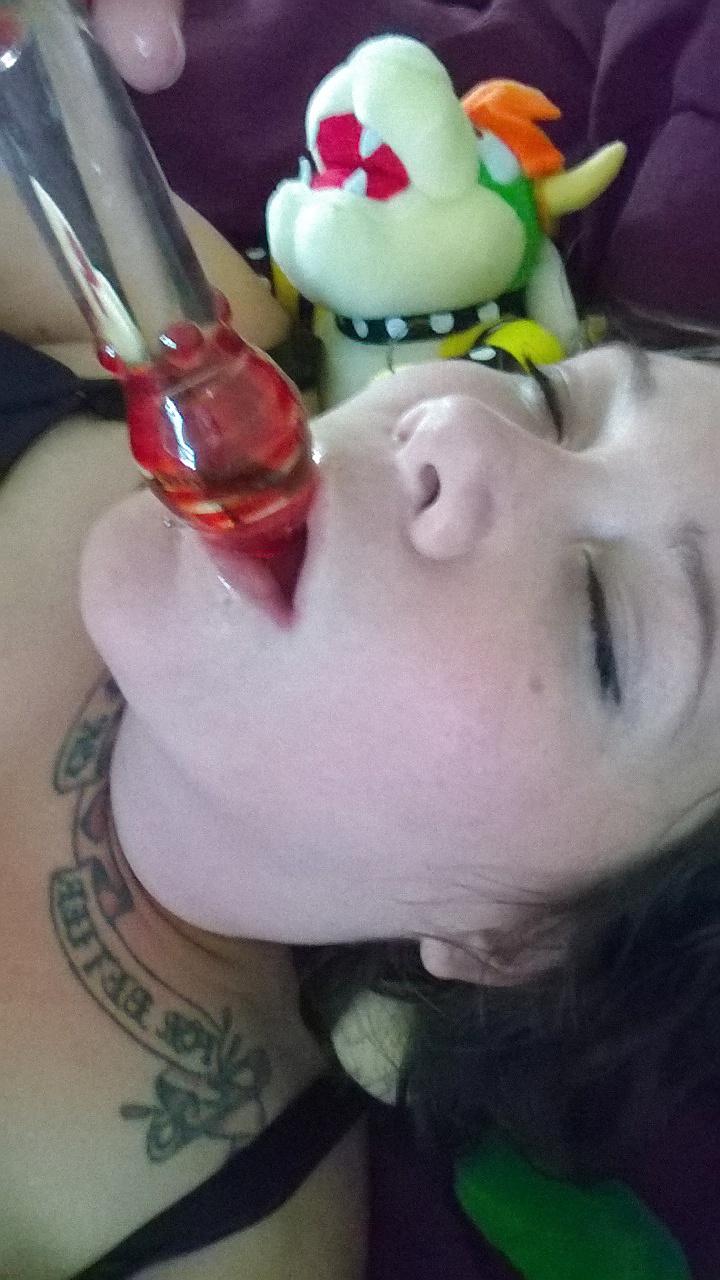 25P Hot, single mom, likes to fuck herself