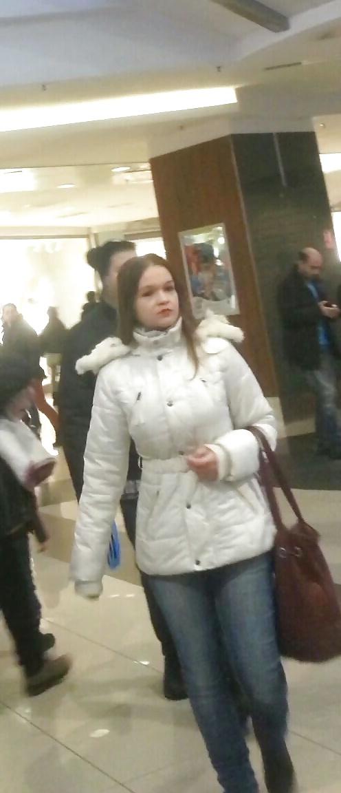 25P Spy bust and face sexy women in supermarket, mall romanian