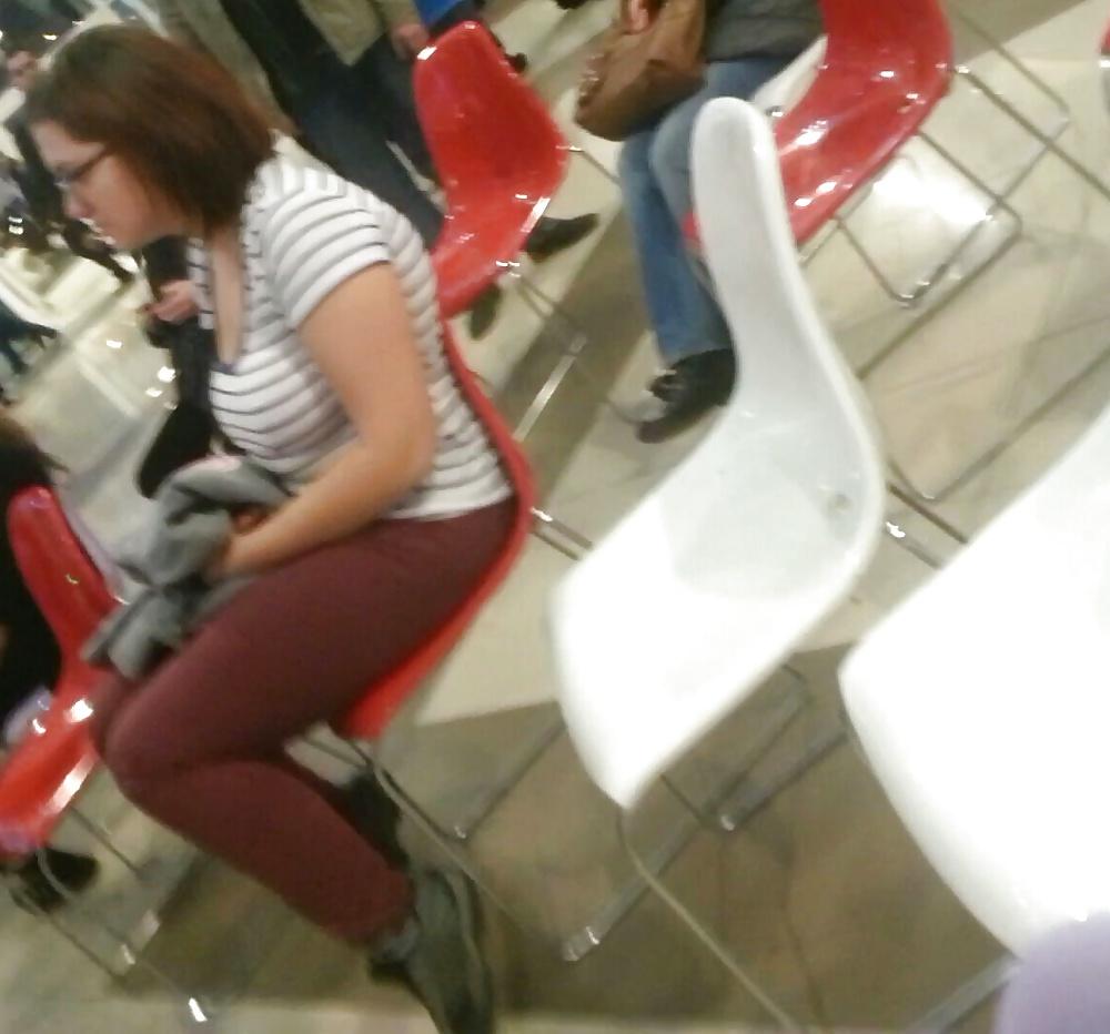 25P Spy bust and face sexy women in supermarket, mall romanian
