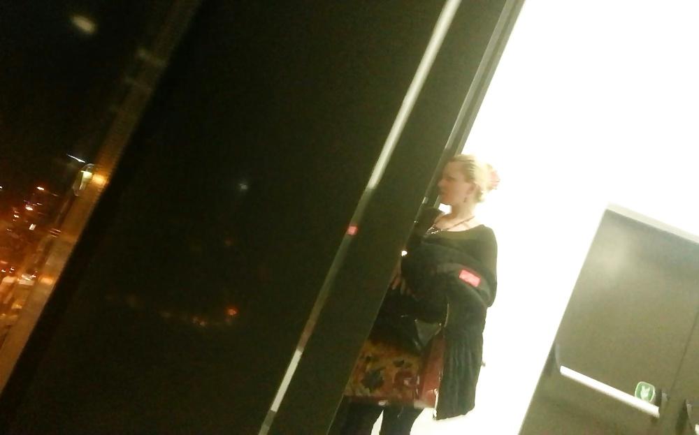 25P Spy bust and face sexy women in supermarket, mall romanian
