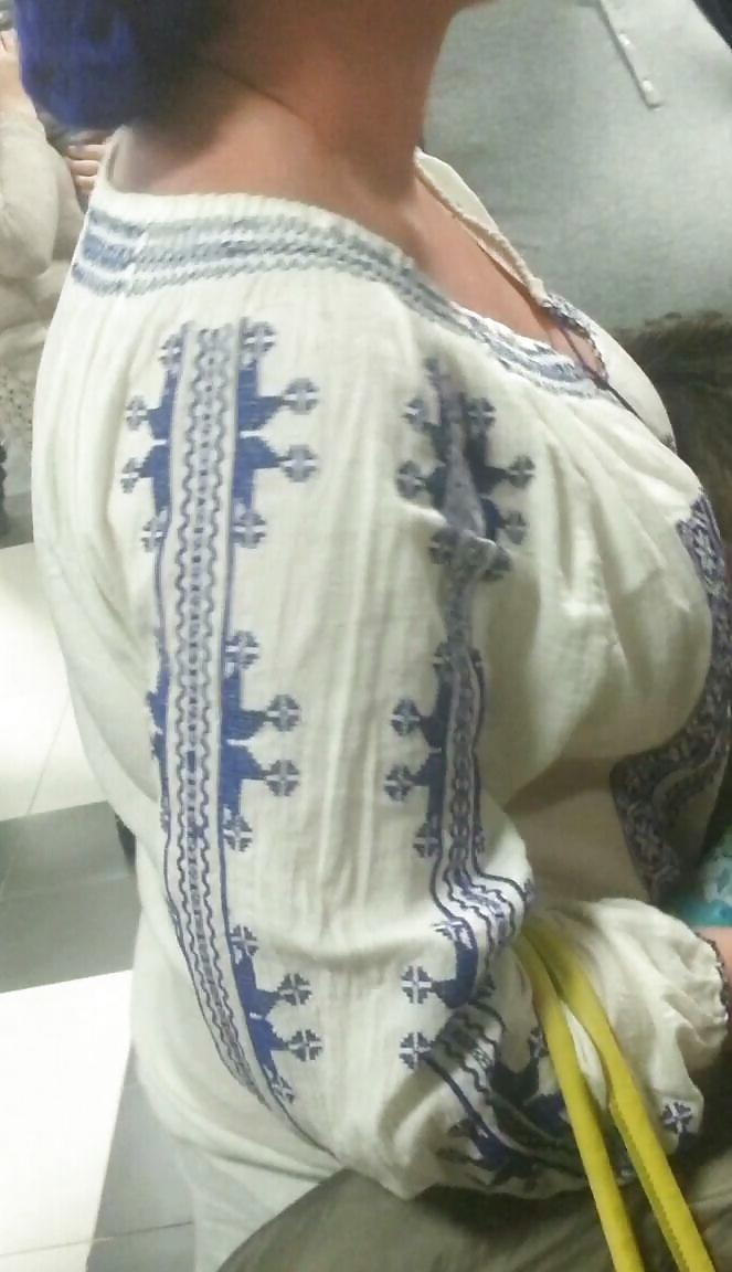25P Spy bust and face sexy women in supermarket, mall romanian