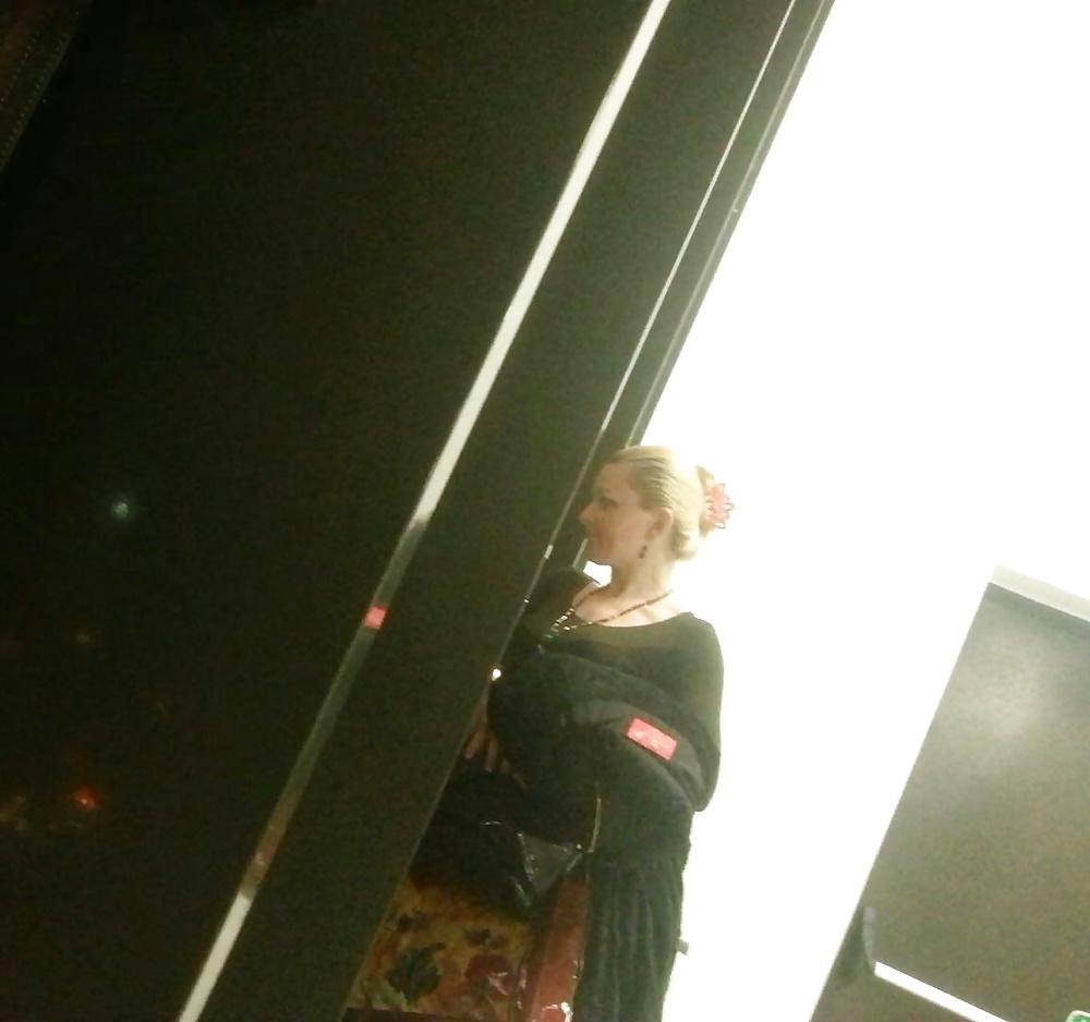25P Spy bust and face sexy women in supermarket, mall romanian