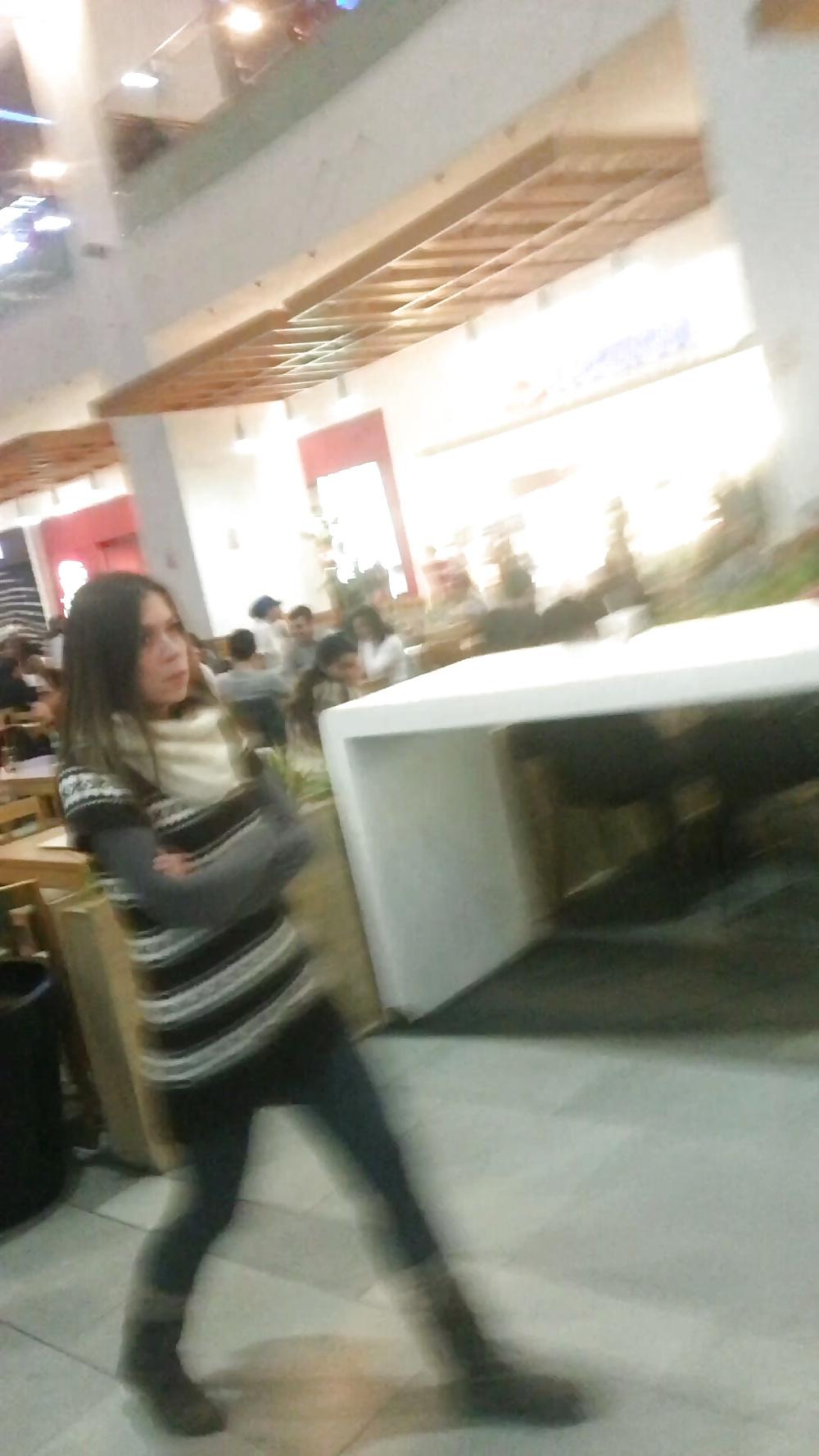 25P Spy bust and face sexy women in supermarket, mall romanian