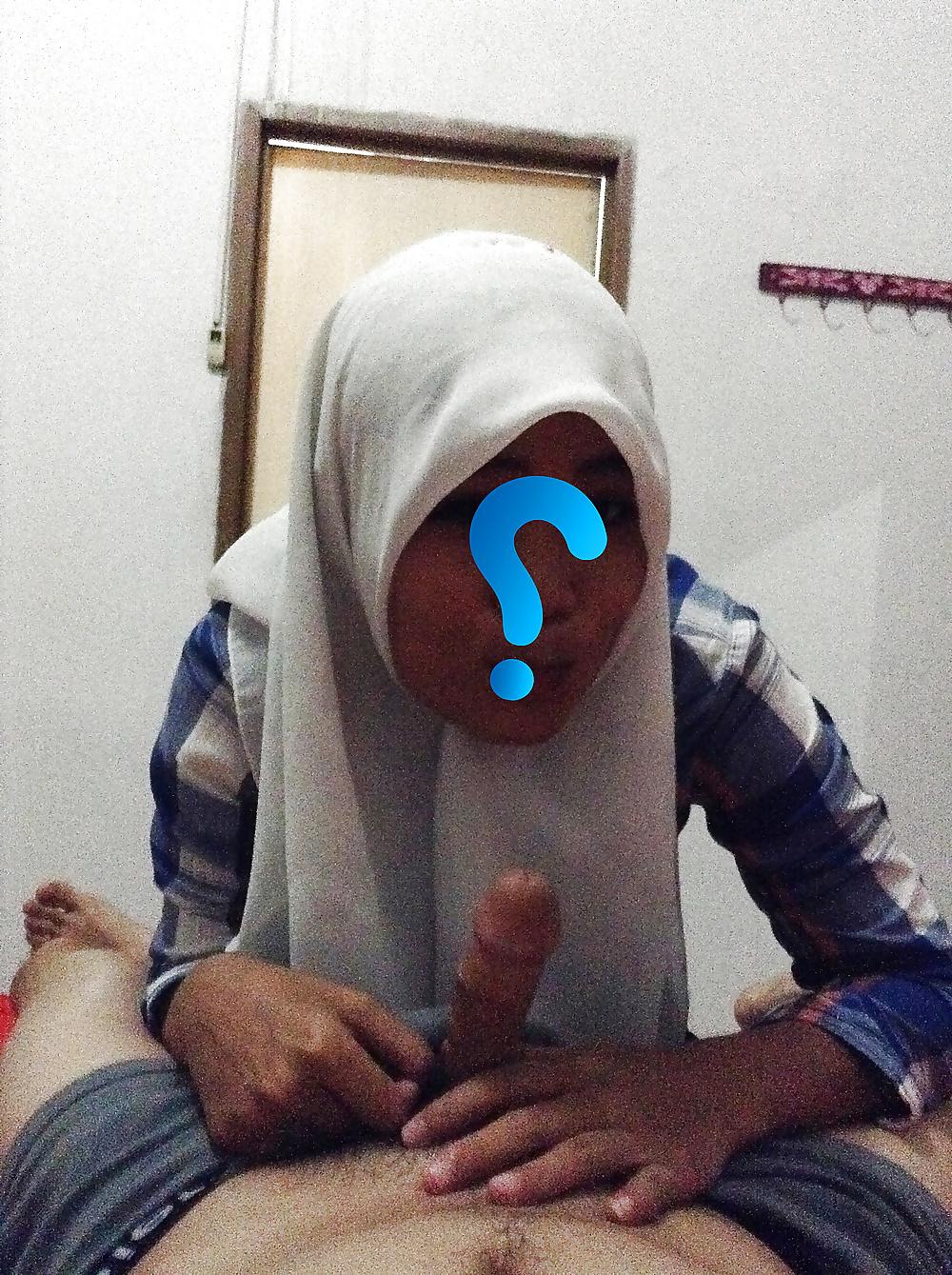 10P Indonesia- cewek jilbab tudung di hotel