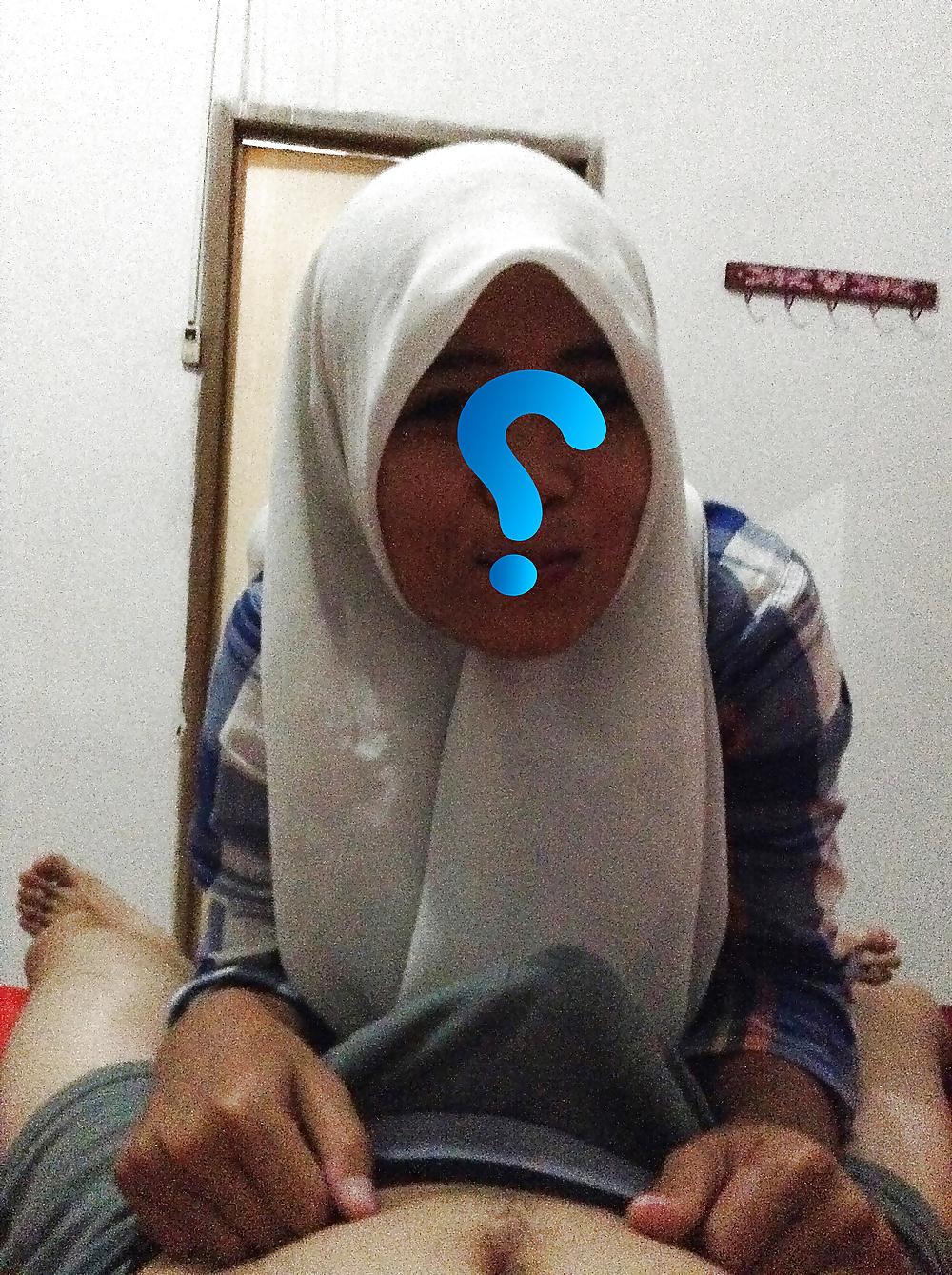 10P Indonesia- cewek jilbab tudung di hotel