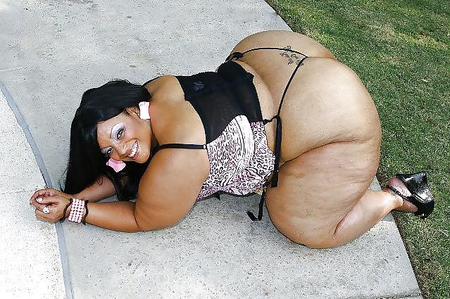 25P Panties stretched over big arses 