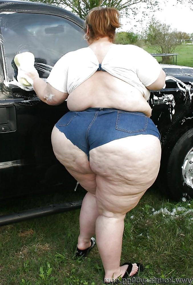 25P Panties stretched over big arses 