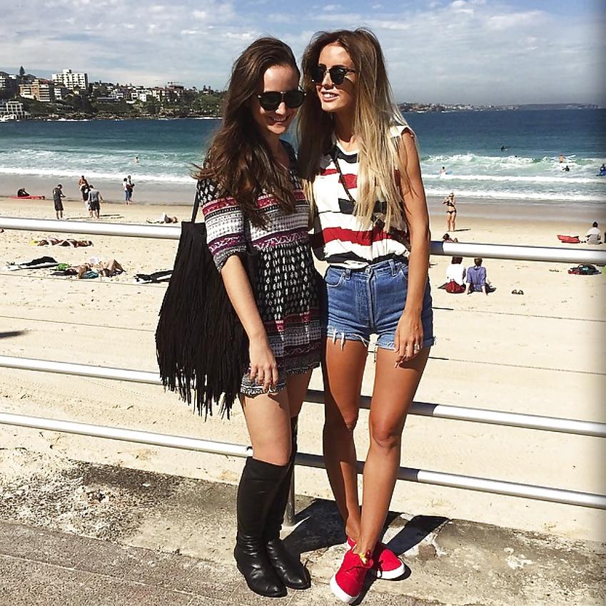 4P Camel toes thigh gaps in shorts