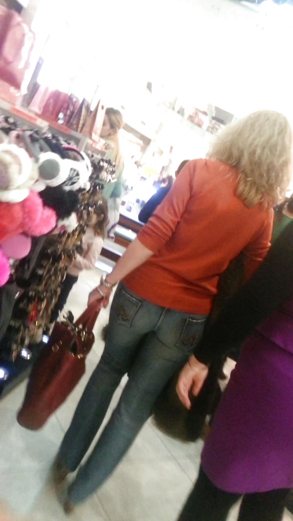 25P Spy mall and supermarket sexy ass women romanian