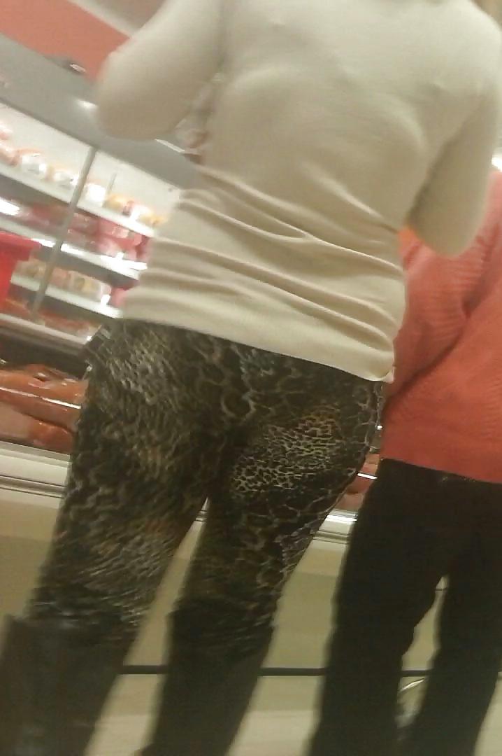 25P Spy mall and supermarket sexy ass women romanian