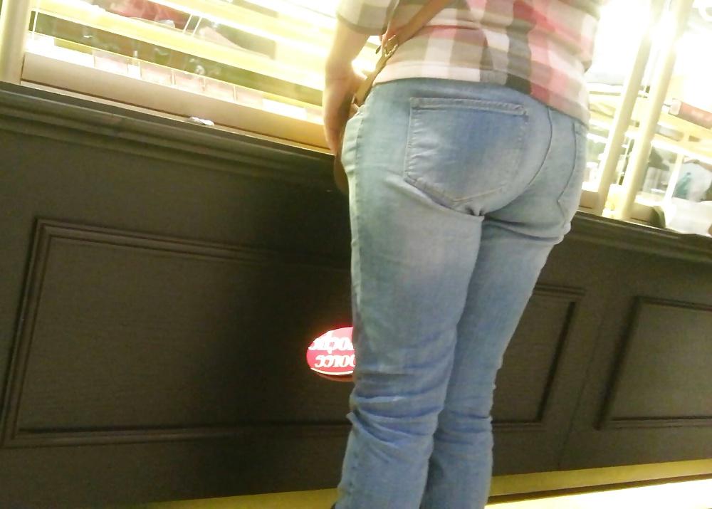 25P Spy mall and supermarket sexy ass women romanian