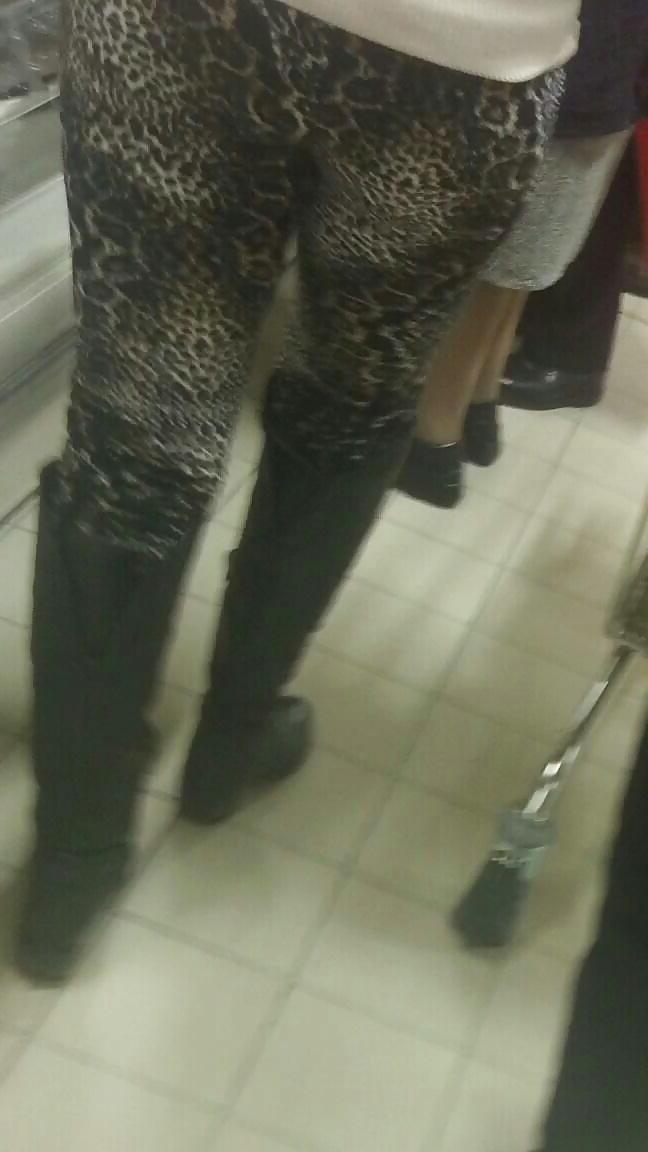 25P Spy mall and supermarket sexy ass women romanian