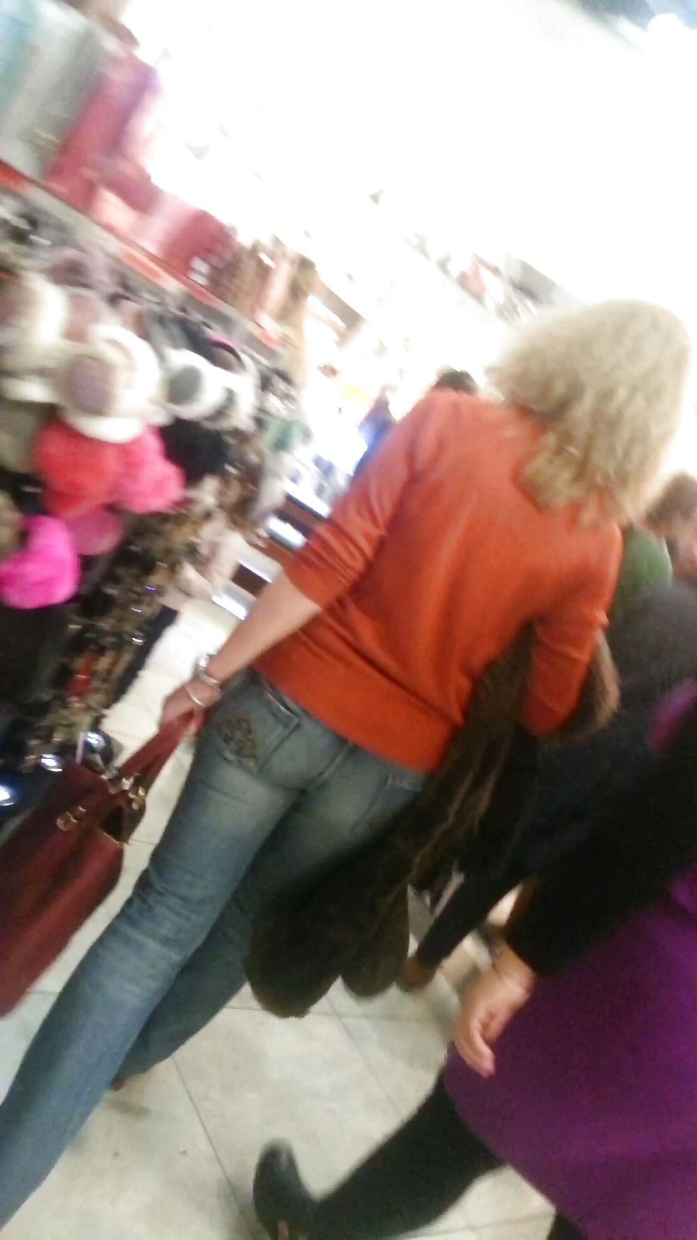 25P Spy mall and supermarket sexy ass women romanian