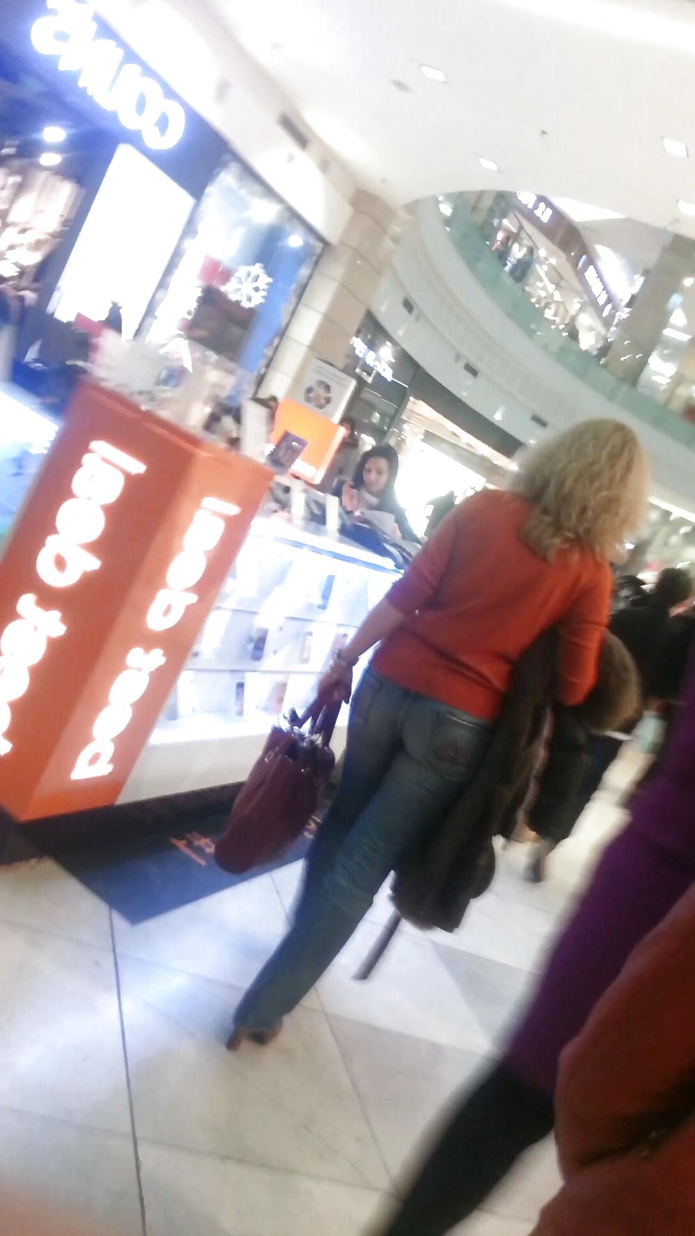 25P Spy mall and supermarket sexy ass women romanian