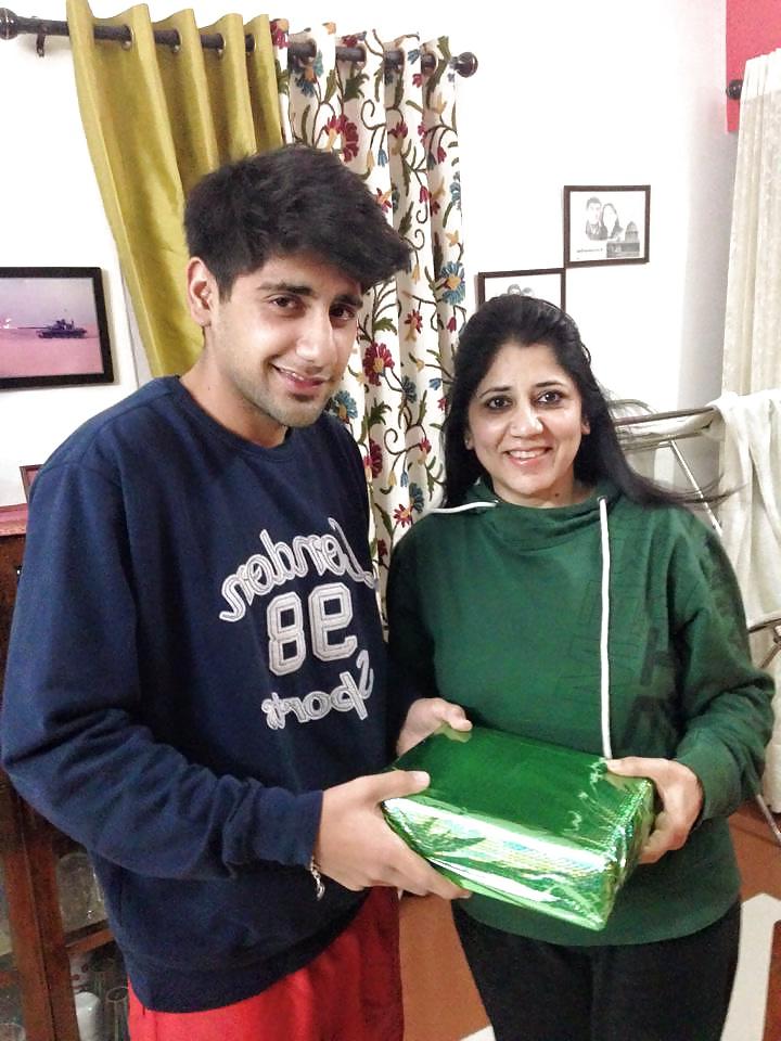 9P Hot Indian mom likes to fuck young sons