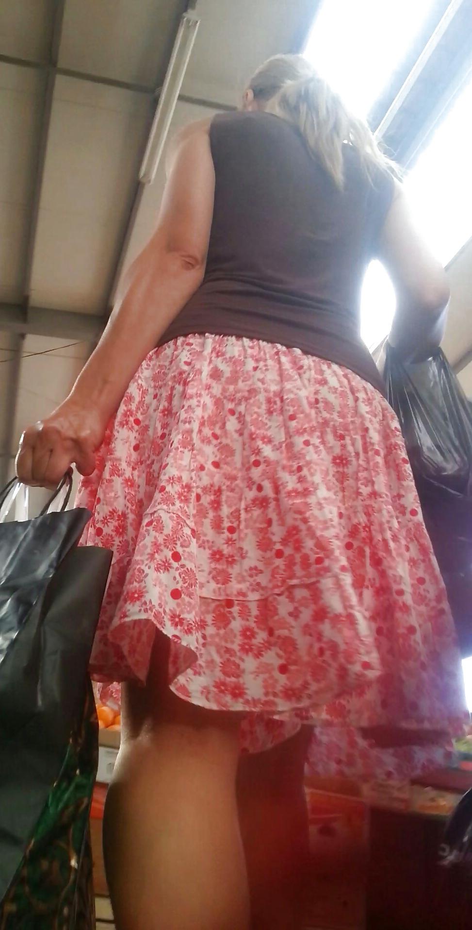 25P Spy sexy mature skirt and feet romanian