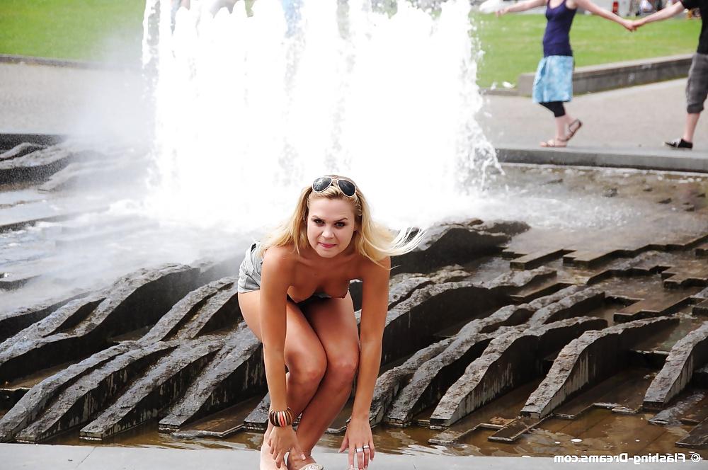 25P Public Nude In Berlin 2