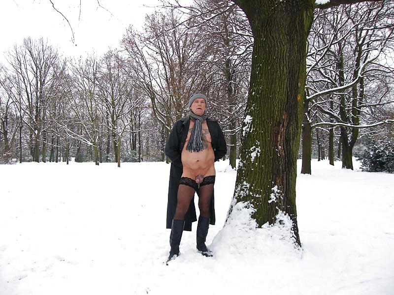 25P Berlin - fast ganz nackt im Winter - 01