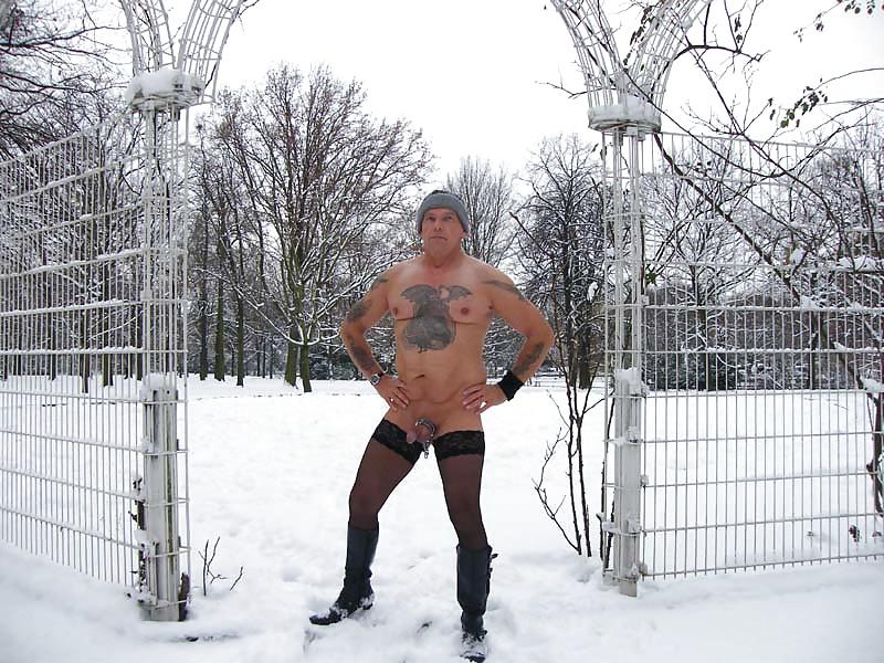 25P Berlin - fast ganz nackt im Winter - 01