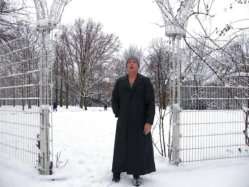 25P Berlin - fast ganz nackt im Winter - 01