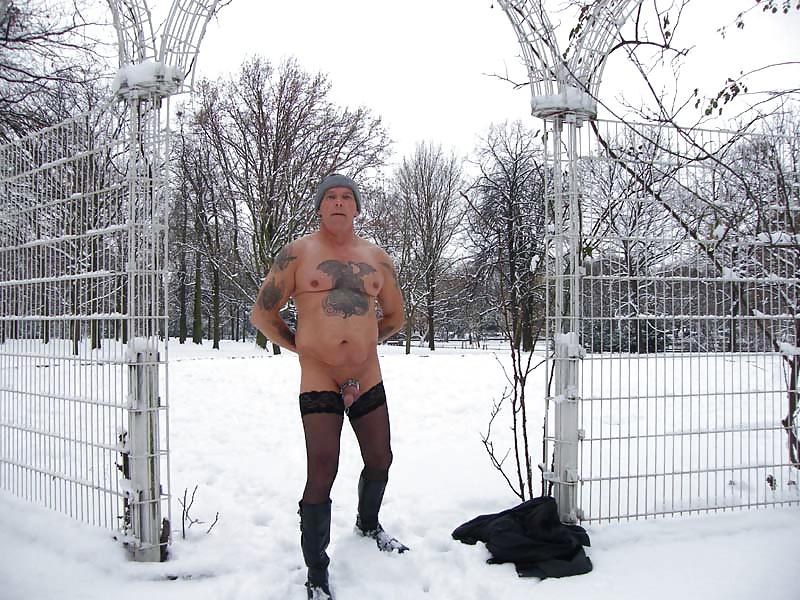 25P Berlin - fast ganz nackt im Winter - 01