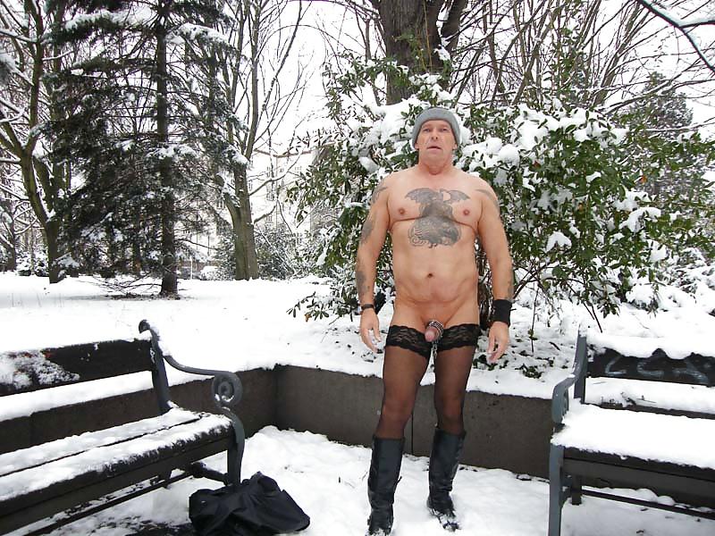 25P Berlin - fast ganz nackt im Winter - 01