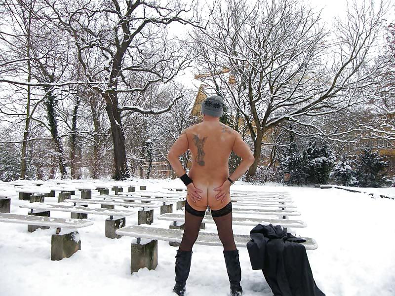 25P Berlin - fast ganz nackt im Winter - 01