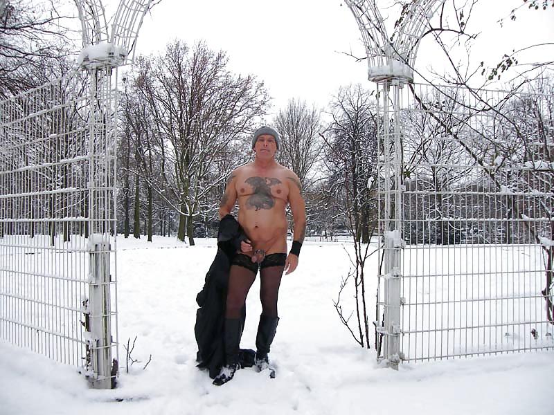 25P Berlin - fast ganz nackt im Winter - 01