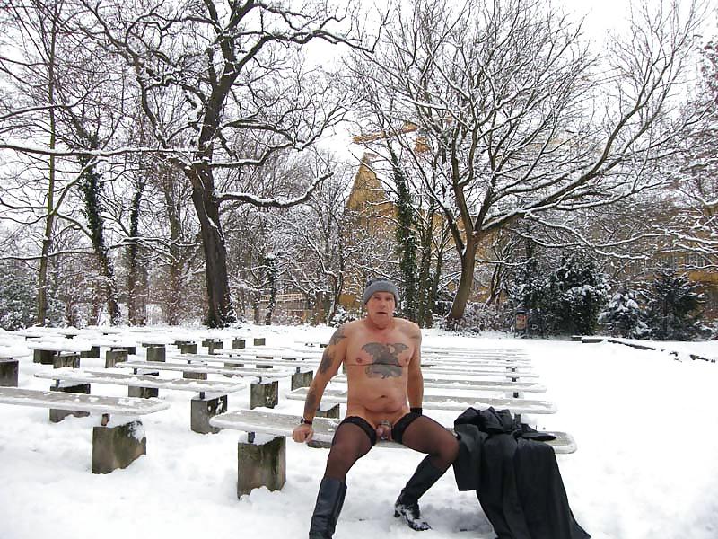 25P Berlin - fast ganz nackt im Winter - 01