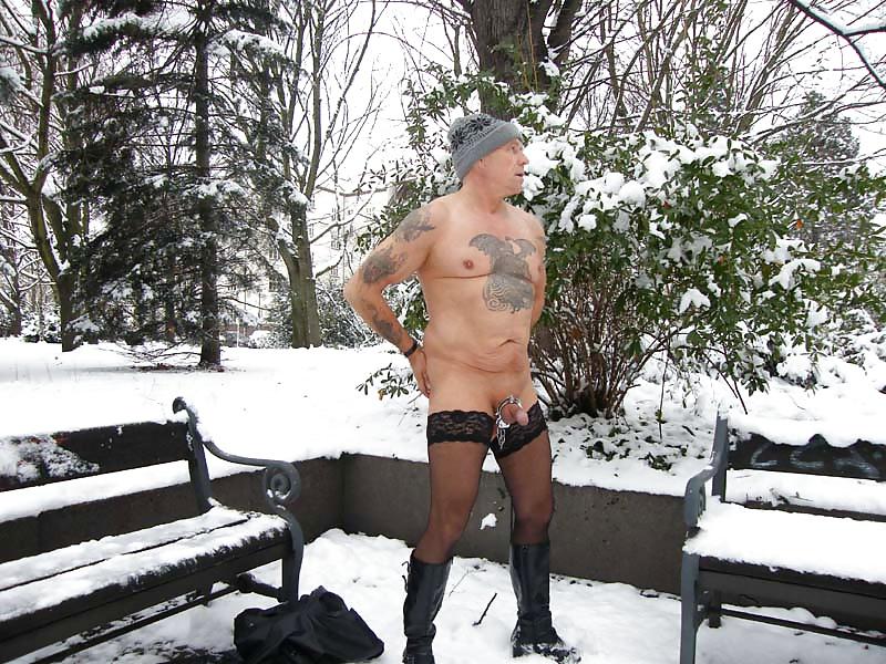 25P Berlin - fast ganz nackt im Winter - 01