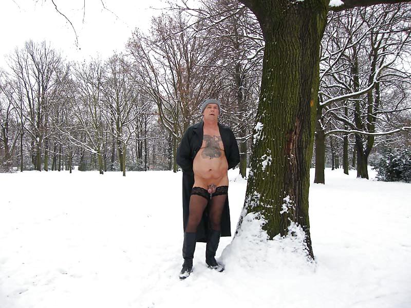 25P Berlin - fast ganz nackt im Winter - 01