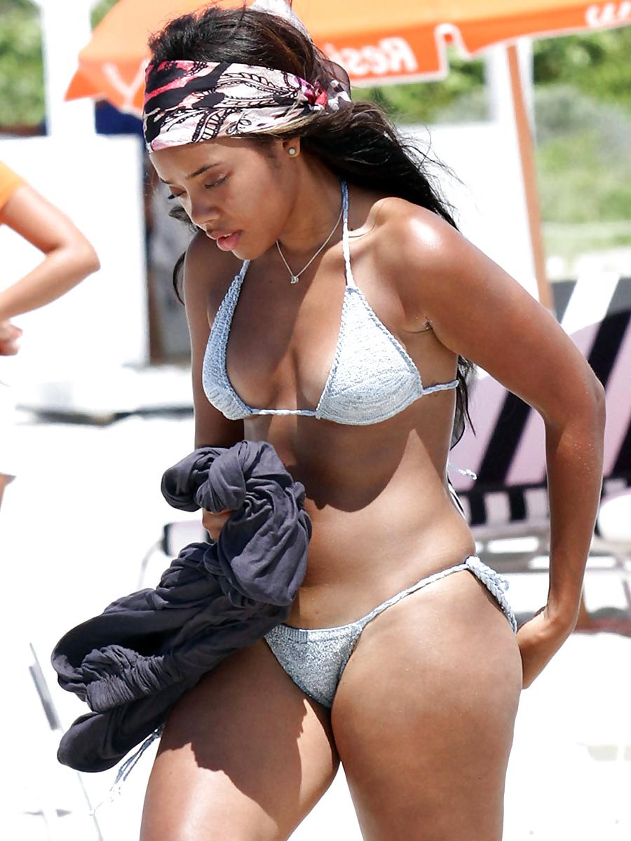 16P Angela Simmons. (Sexy Bikini Edition)