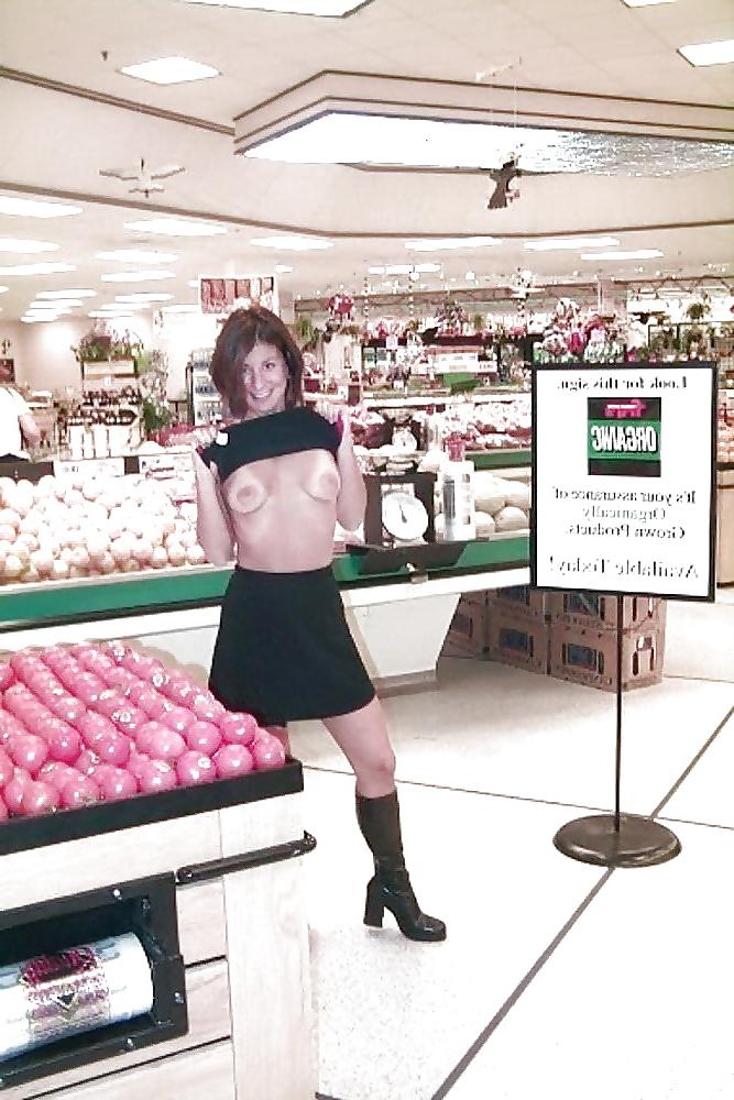 25P Nude in store 