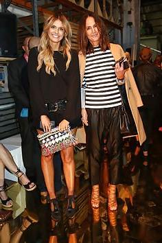 25P Fashion Show Upskirt
