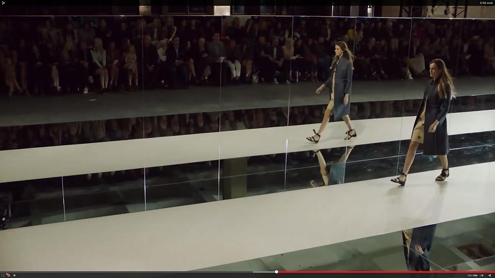 25P Fashion Show Upskirt