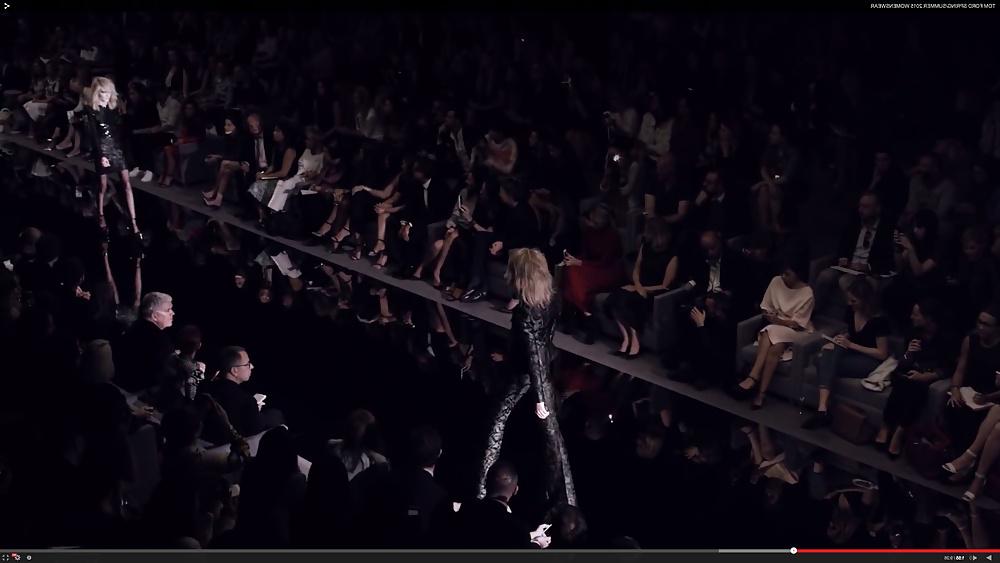 25P Fashion Show Upskirt