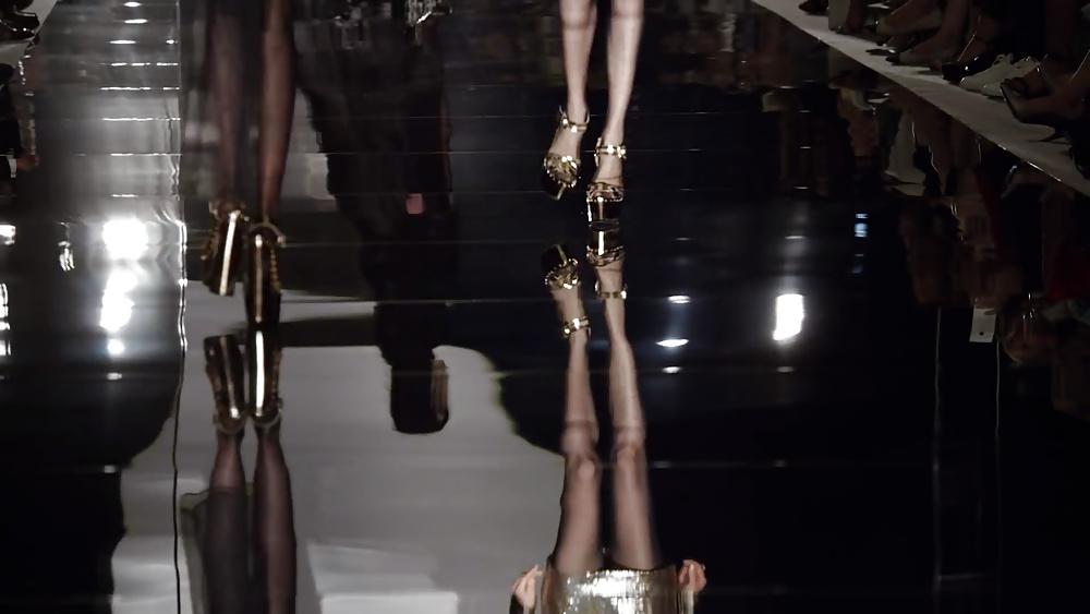 25P Fashion Show Upskirt