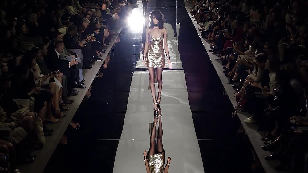25P Fashion Show Upskirt