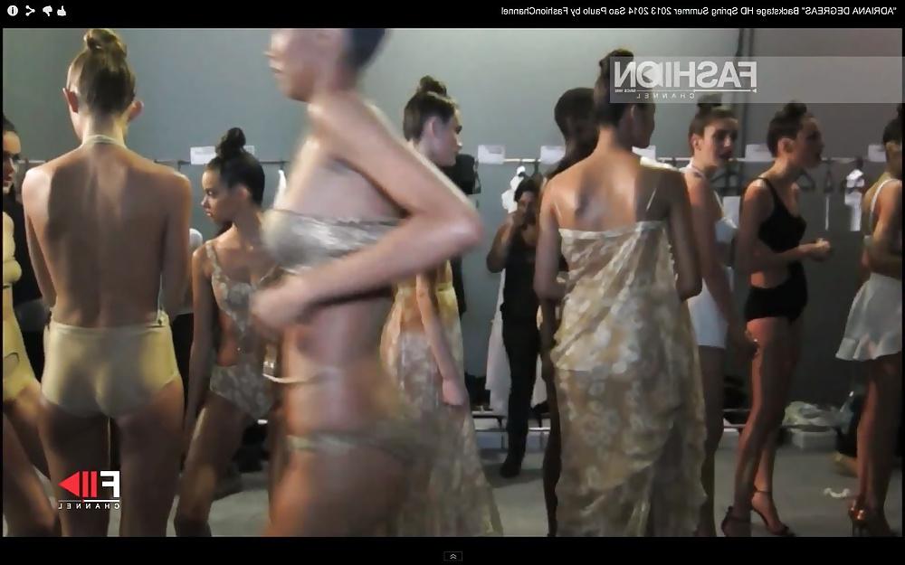 25P Fashion Show Upskirt