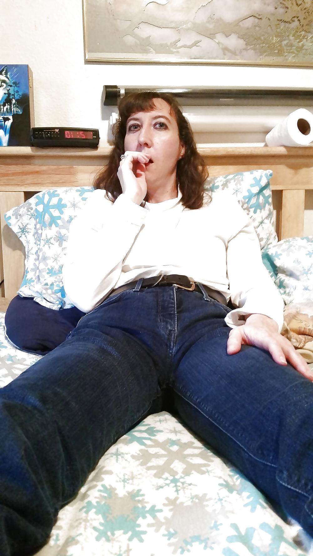 25P My Wife's pussy mound you can see through jeans.