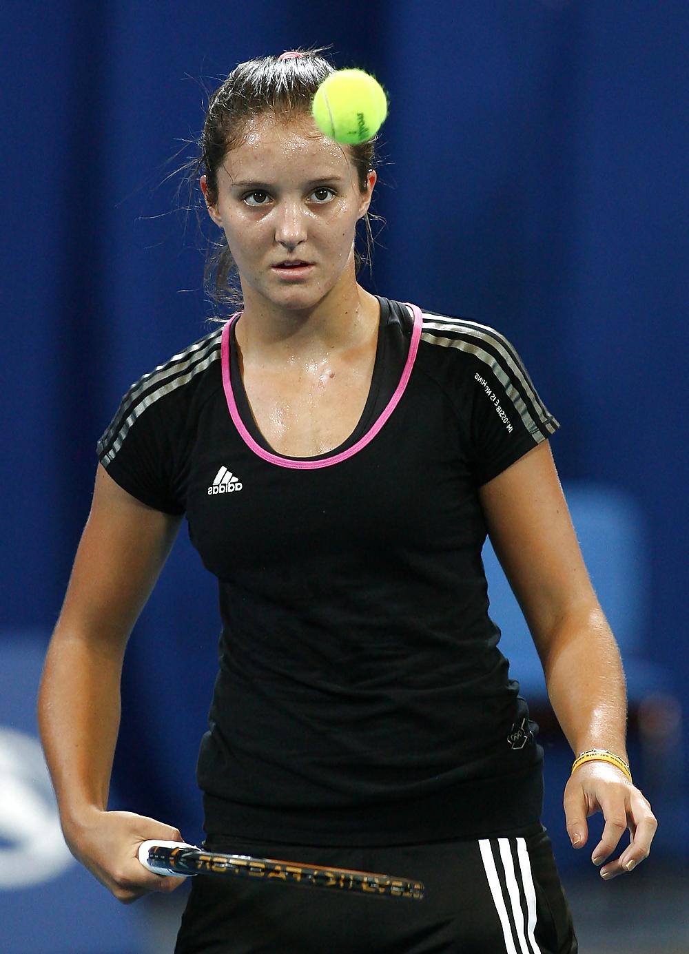 25P Laura Robson Oncourt