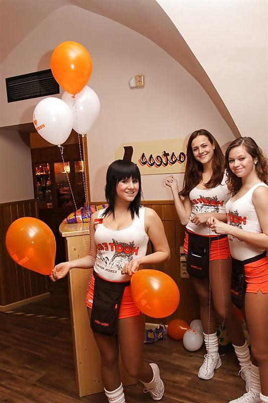 18P Hooters Girls Prague- Which one would you fuck and how?!