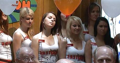 18P Hooters Girls Prague- Which one would you fuck and how?!