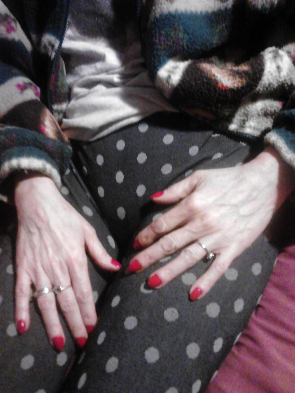 25P Pretty nails on mound