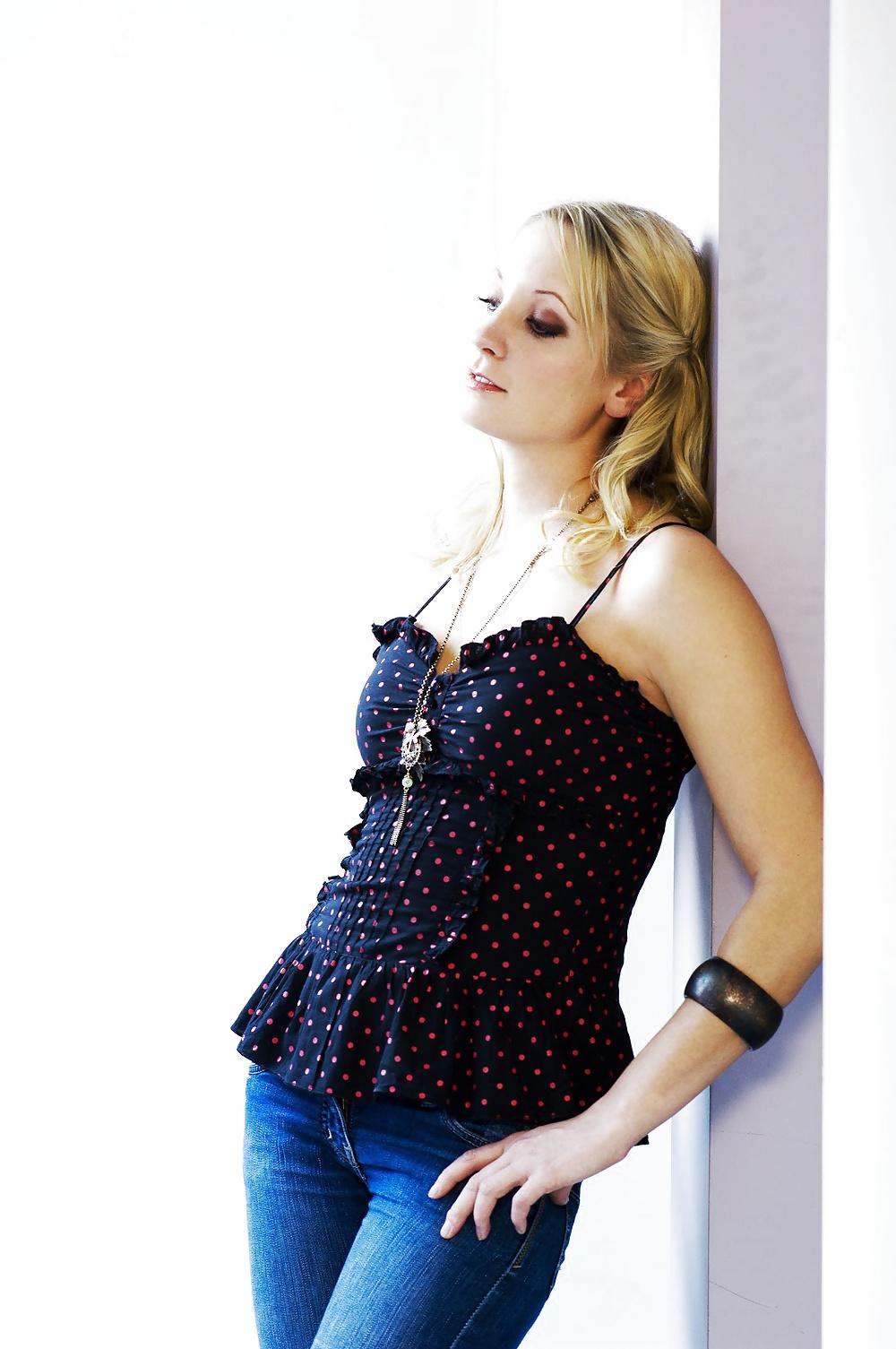 25P Let's Jerk Off Over...Joanne Froggatt (Downton Abbey)