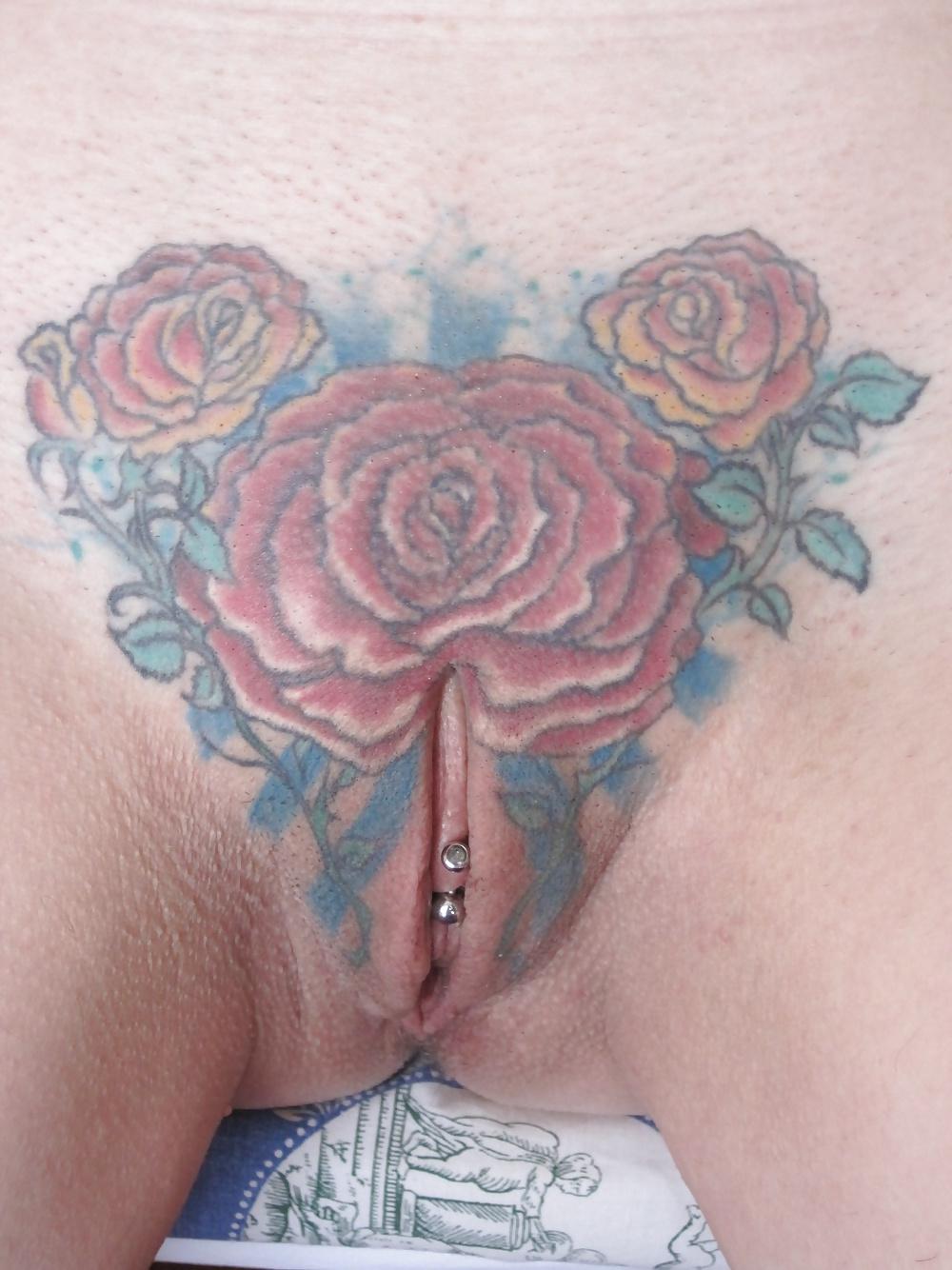 24P Hot pussy tattoos