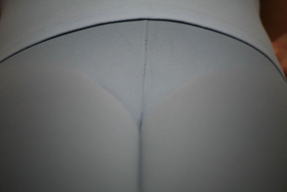 9P MILF Cameltoe 3