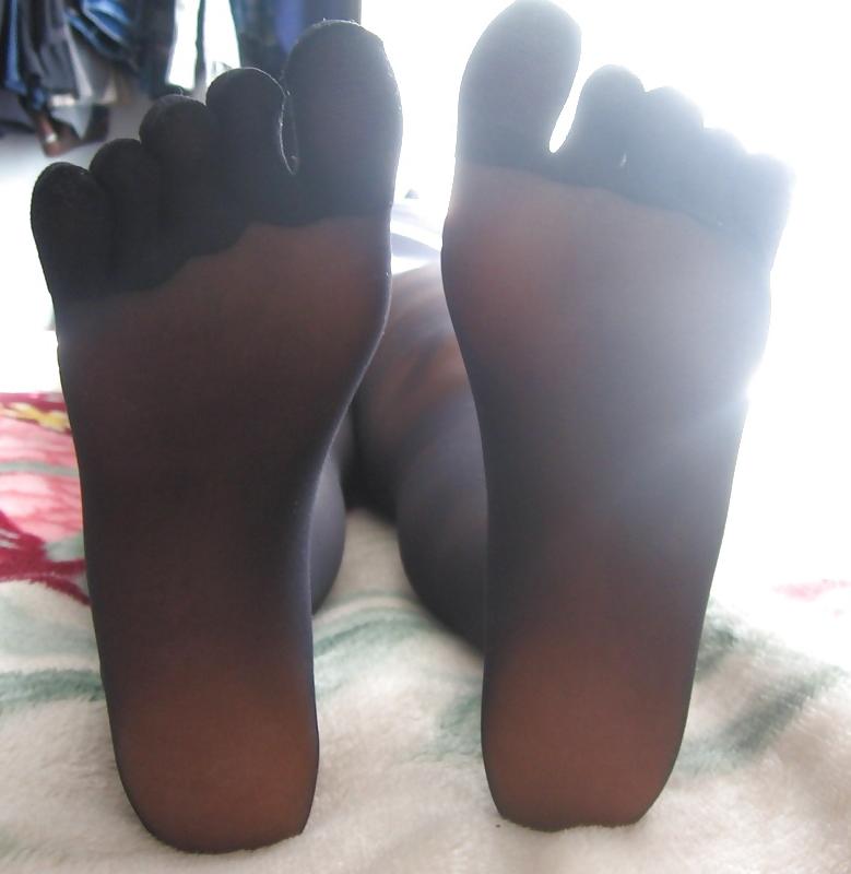 4P Wife's 5 Toe Black Pantyhose feet