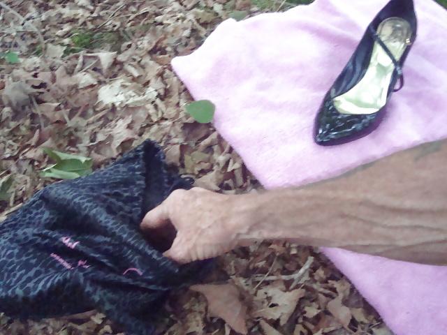 25P Shoe Horny Out in the Woods